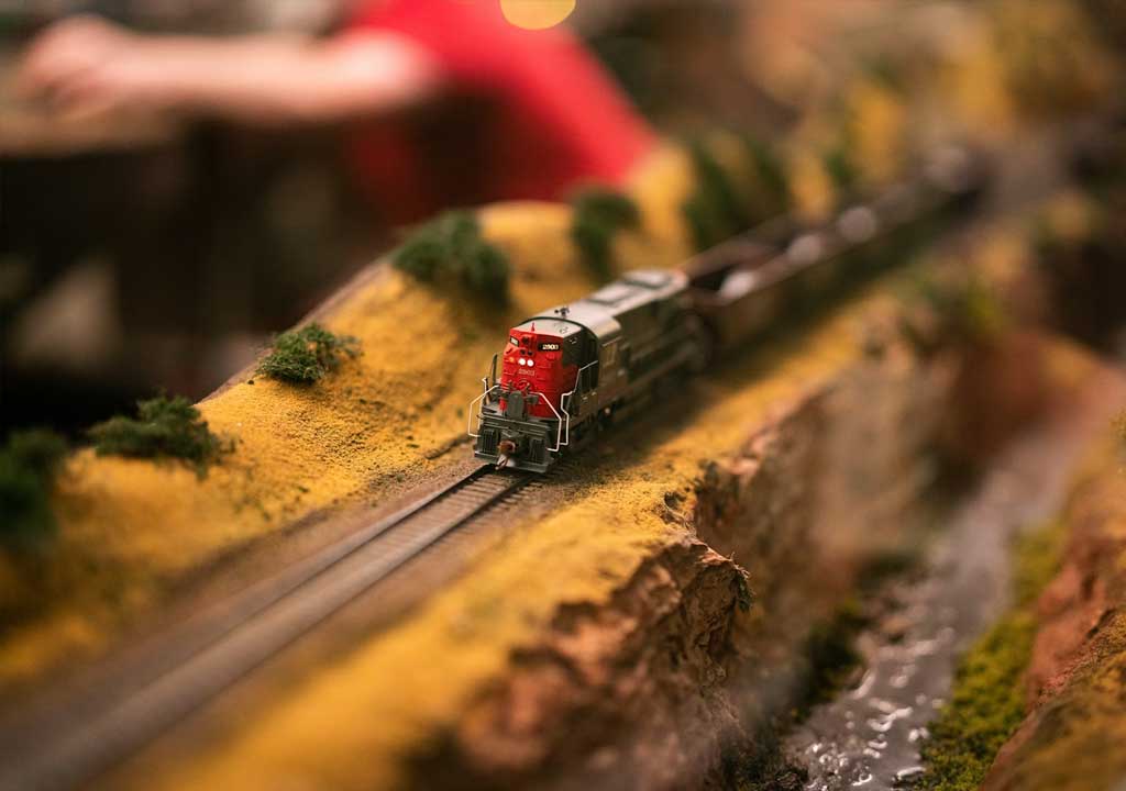 Diorama Design Essentials: Scene Composition and Realistic Detailing