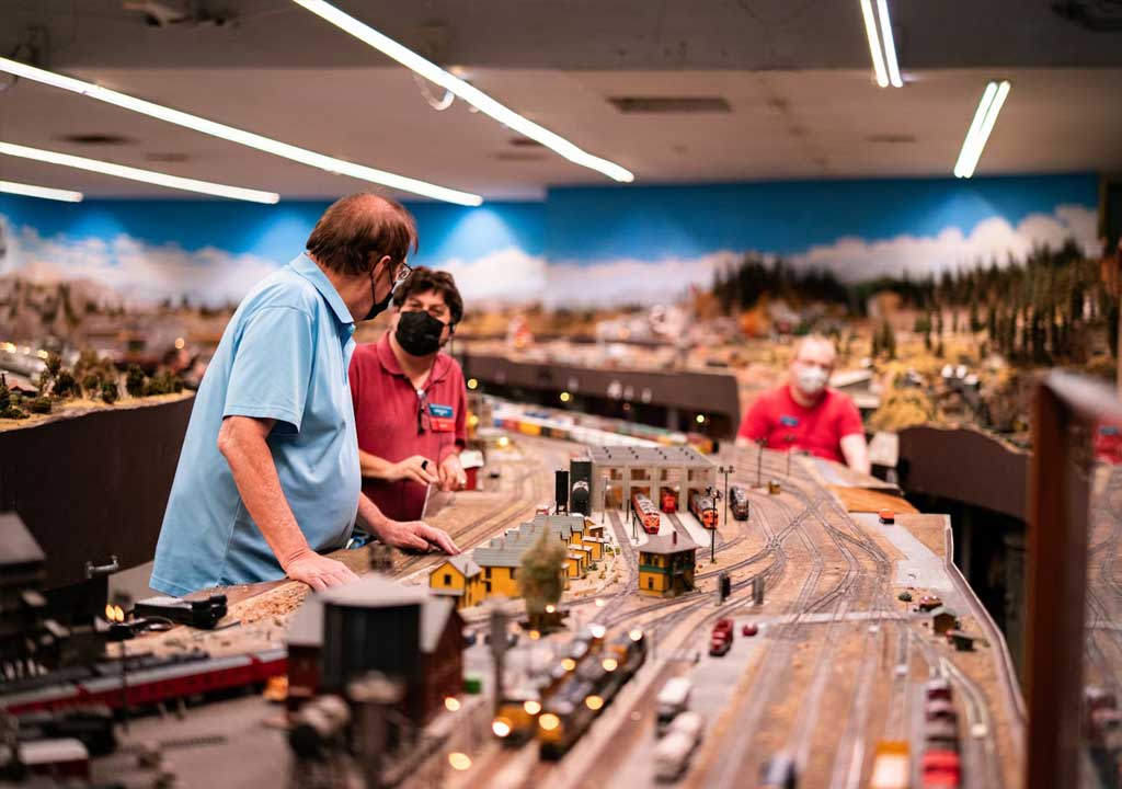 Realistic Weathering for Scale Models: Chipping, Rust, and Grime Made Simple