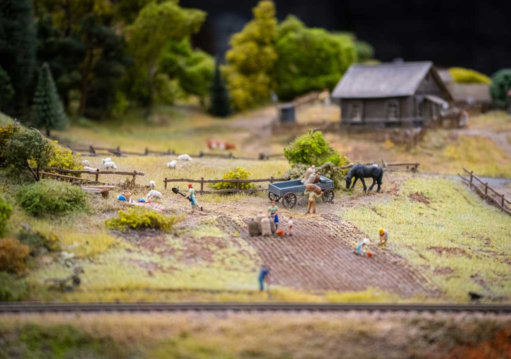 Decals to Dazzle: Finishing Touches for Authentic Scale Model Finishes